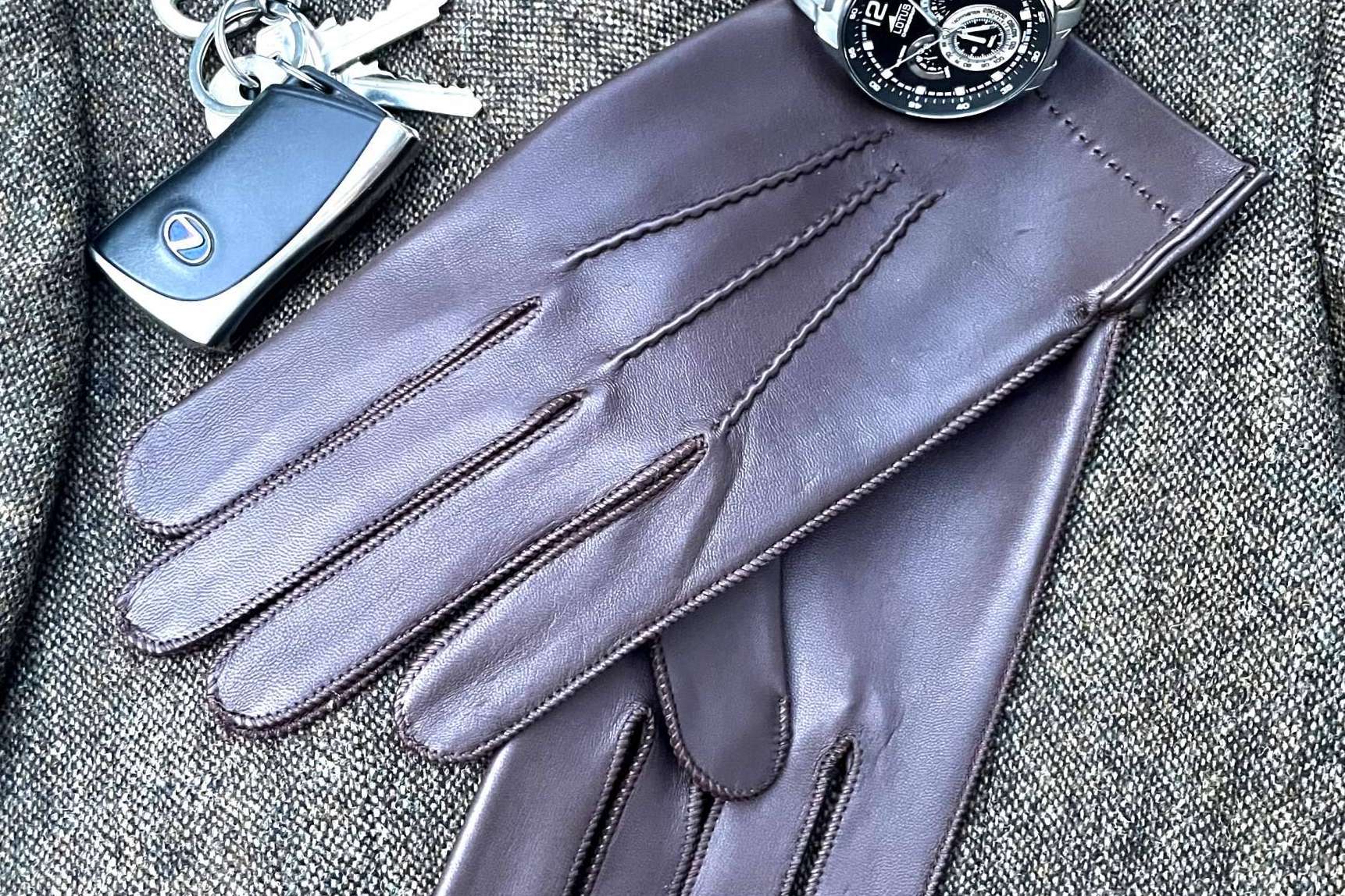Los guantes y complementos de Santacana son regalos con los que es posible acertar esta navidad