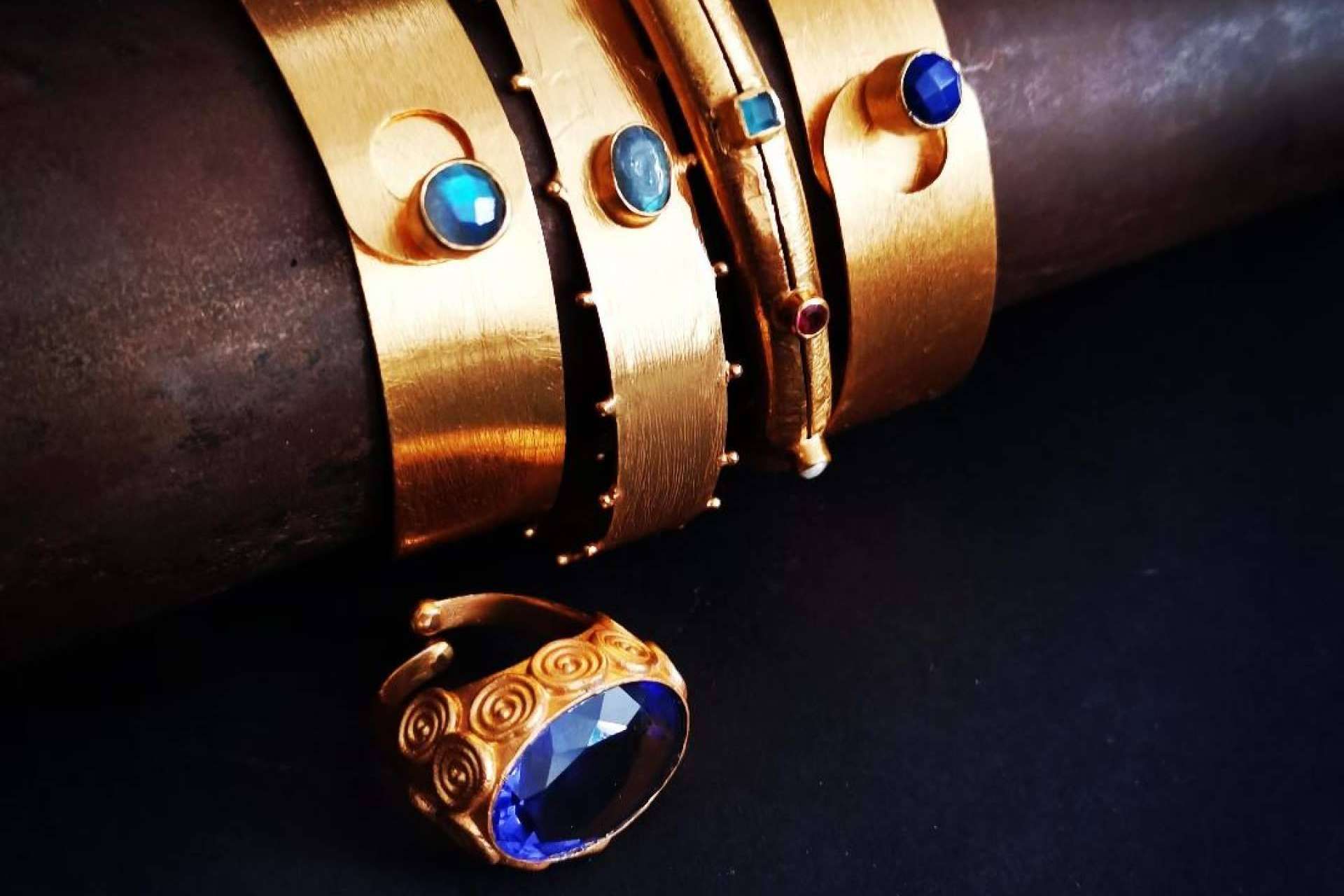 Joyas artesanales como complemento perfecto para las cenas de Navidad, de la mano de Isabel Lamadrid