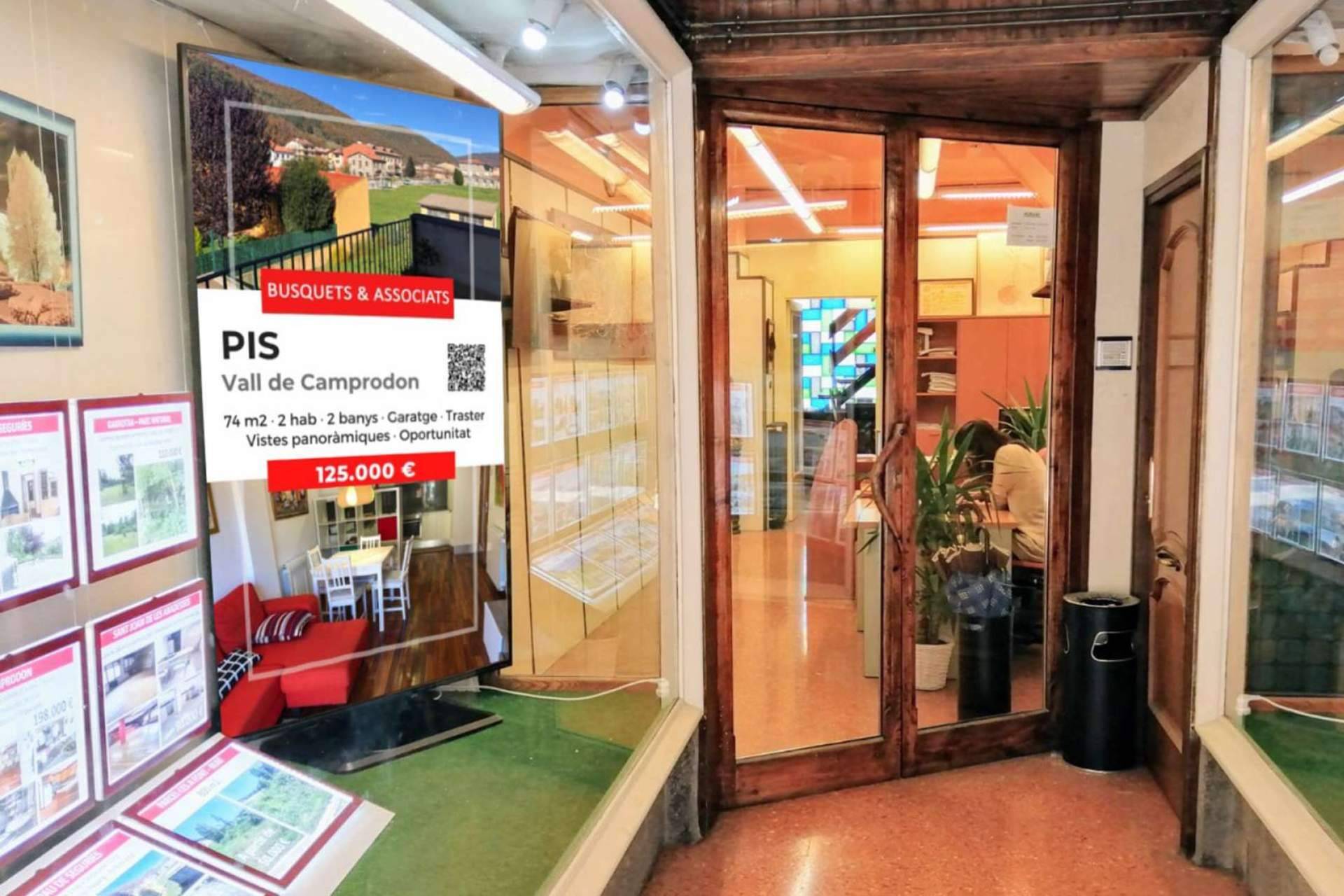 LK Bitronic expone los principales motivos por los que utilizar un escaparate digital en un negocio