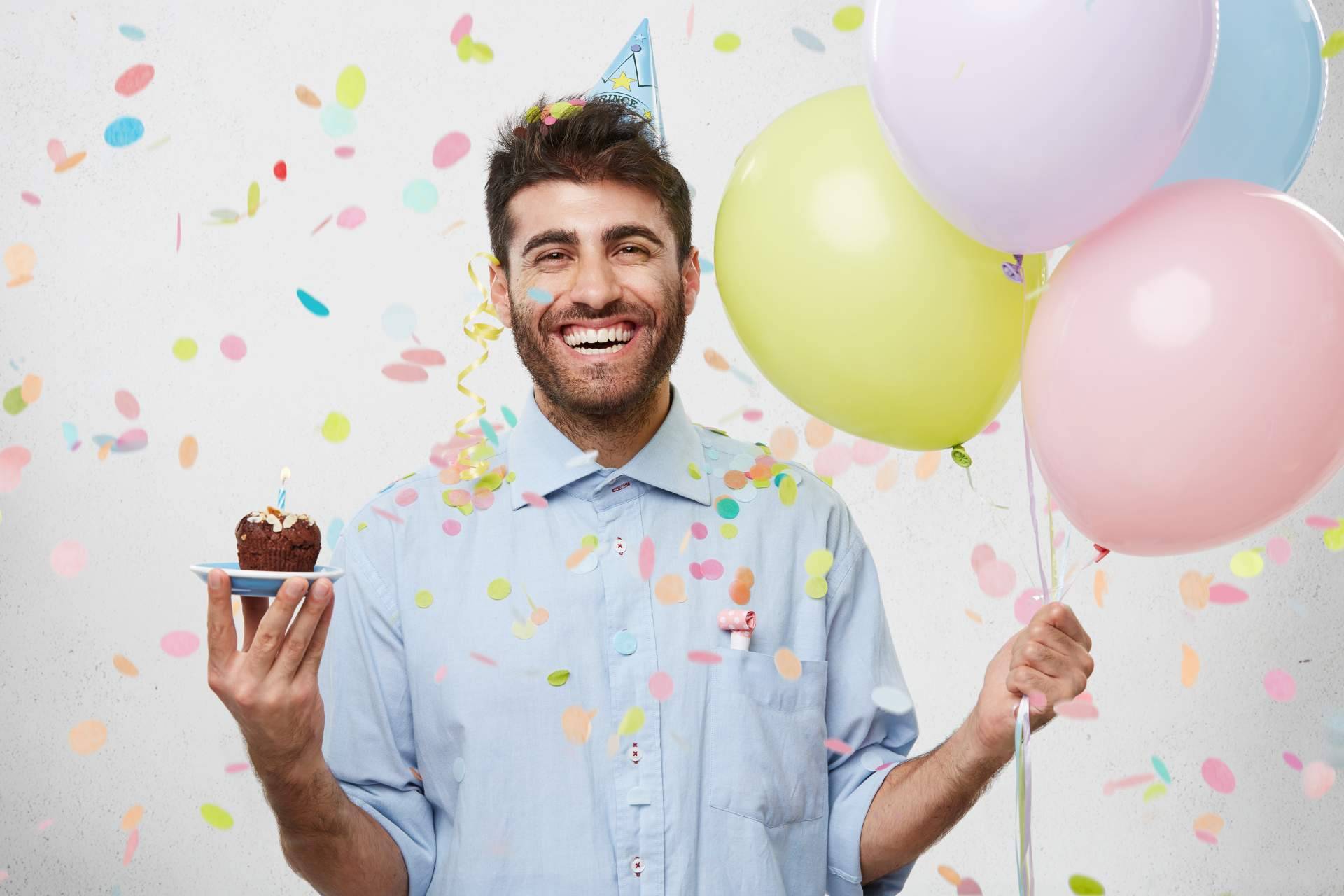 Frases Buenas recoge algunas frases especiales para dedicar en un cumpleaños
