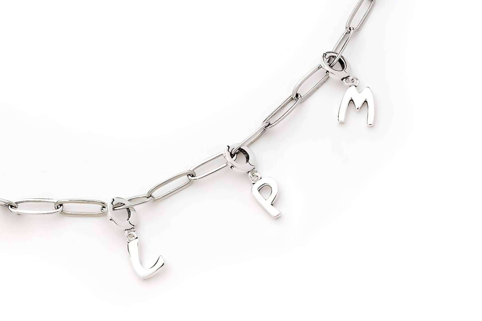 Joyas con iniciales en la firma Le Petite Marie