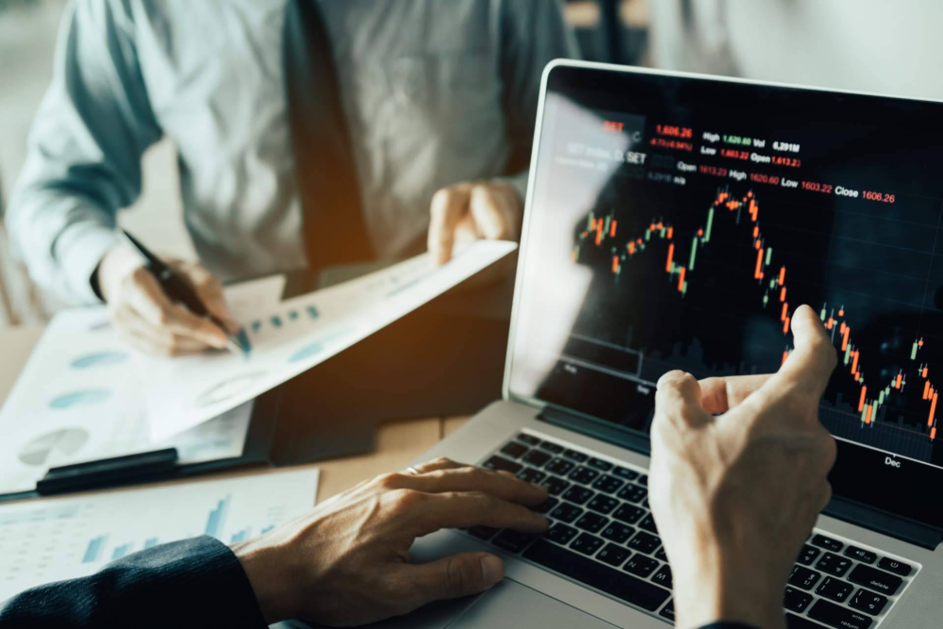 Trading Rentable con Chris explica cómo detectar las tendencias del mercado