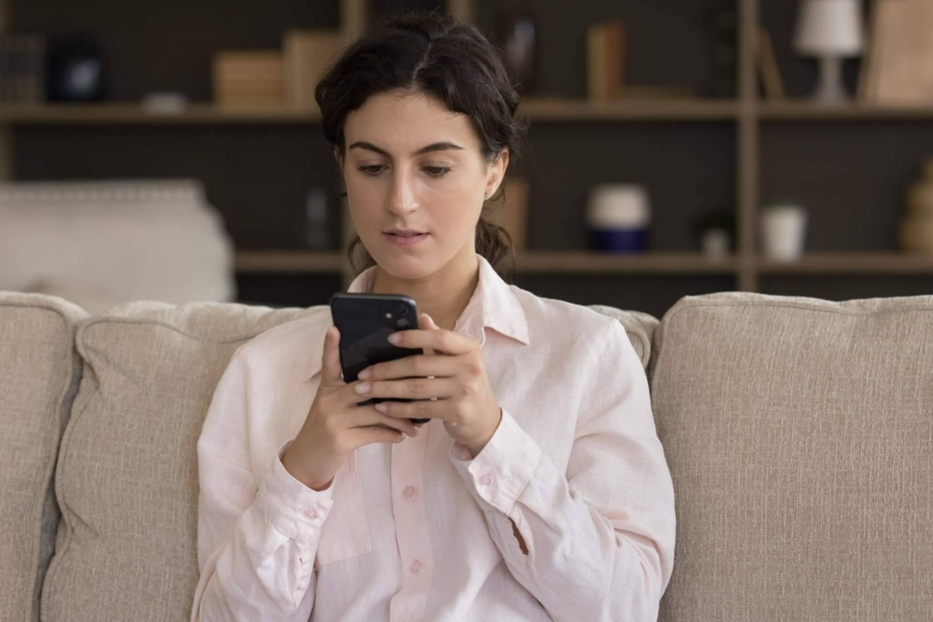¿Cómo tratar la dependencia emocional en mujeres?, con Apoyo Psicológico Online