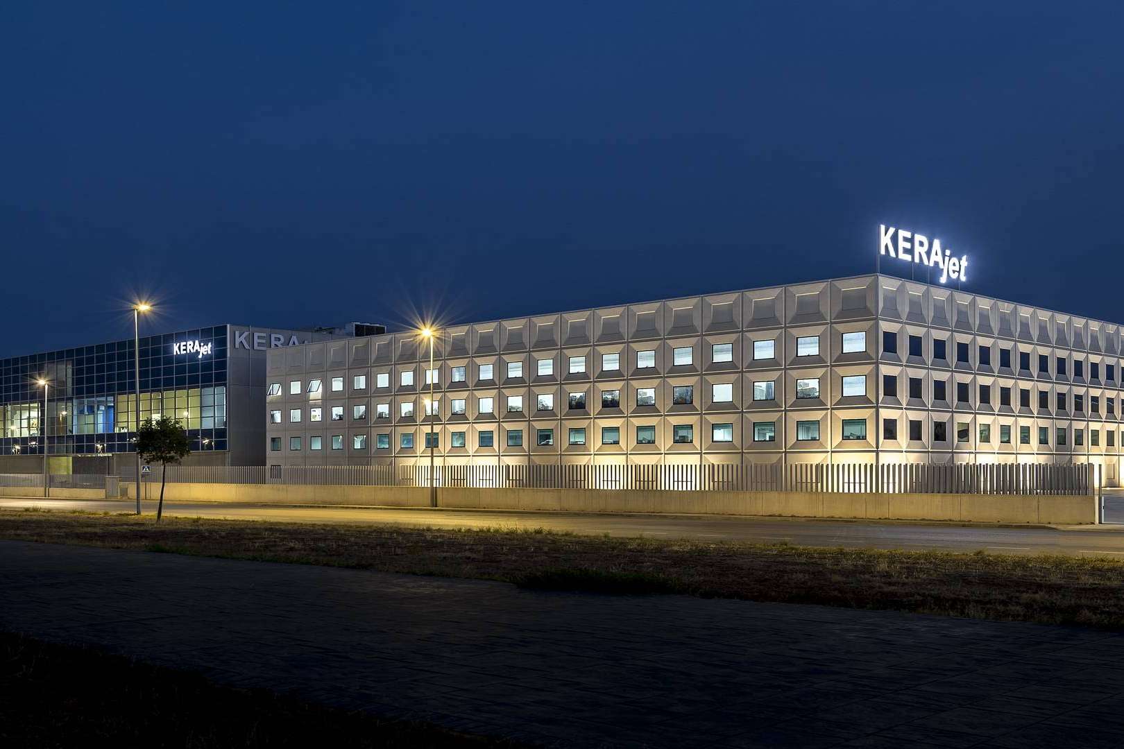 KERAjet presenta su innovador sistema de impresión de cerámica digital en SIMA