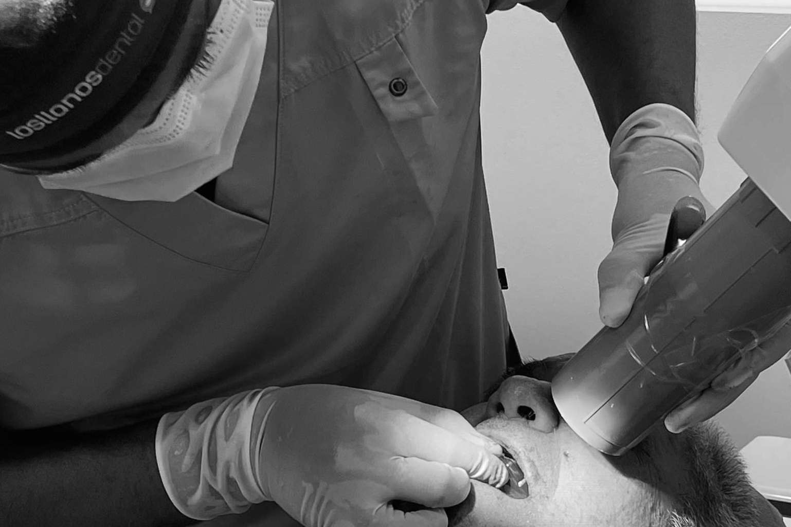 Tratamientos dentales y servicios efectivos que mejoran la sonrisa de los pacientes con Los Llanos Dental