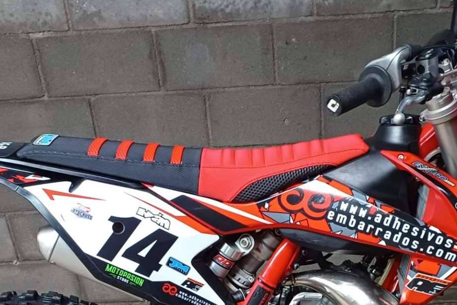 Los beneficios de las fundas de asiento para la moto, con ADHESIVOSEMBARRADOS