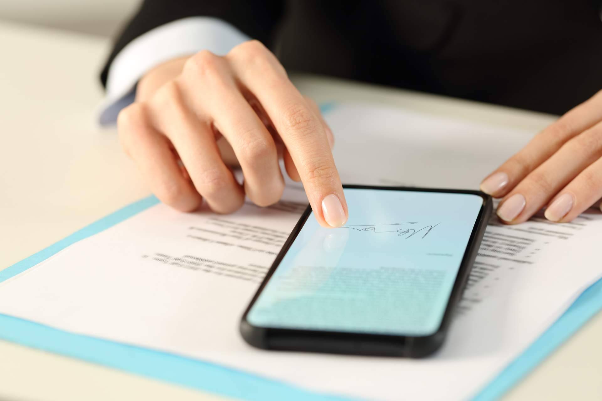 Servicios de firmas digitales válidas por SMS y e-mail de la mano de AVIVA VOICE