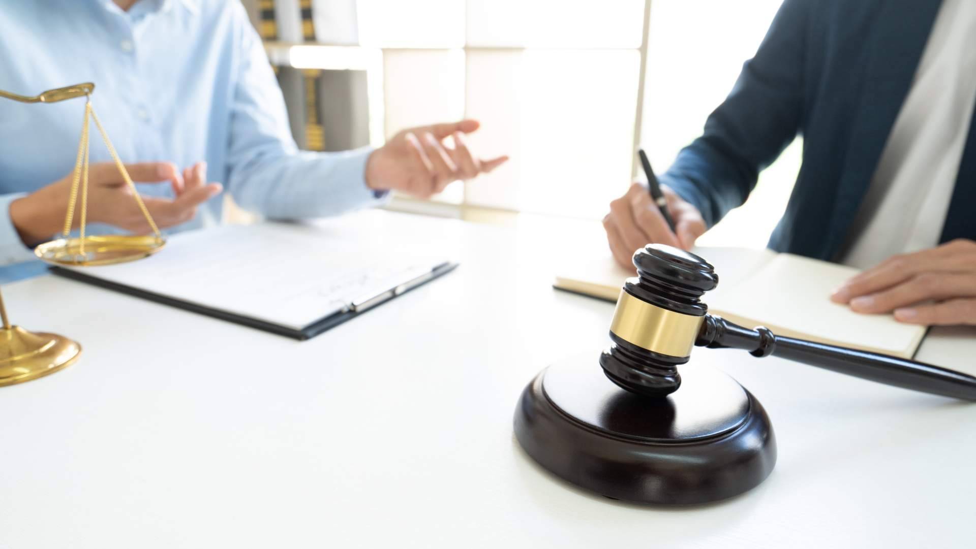 Tsunami del mundo asegurador. Clientes buscan asesoría legal en Visión Legal 360º