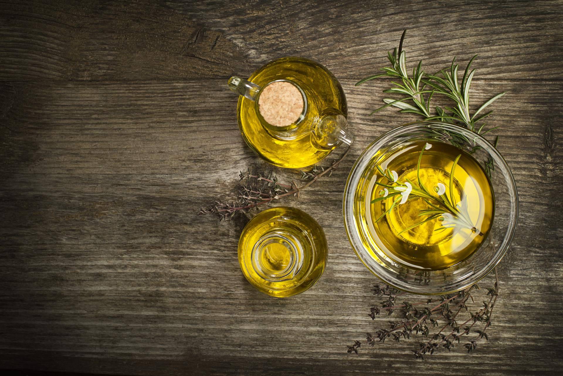 El aceite de oliva virgen extra español y su versatilidad culinaria