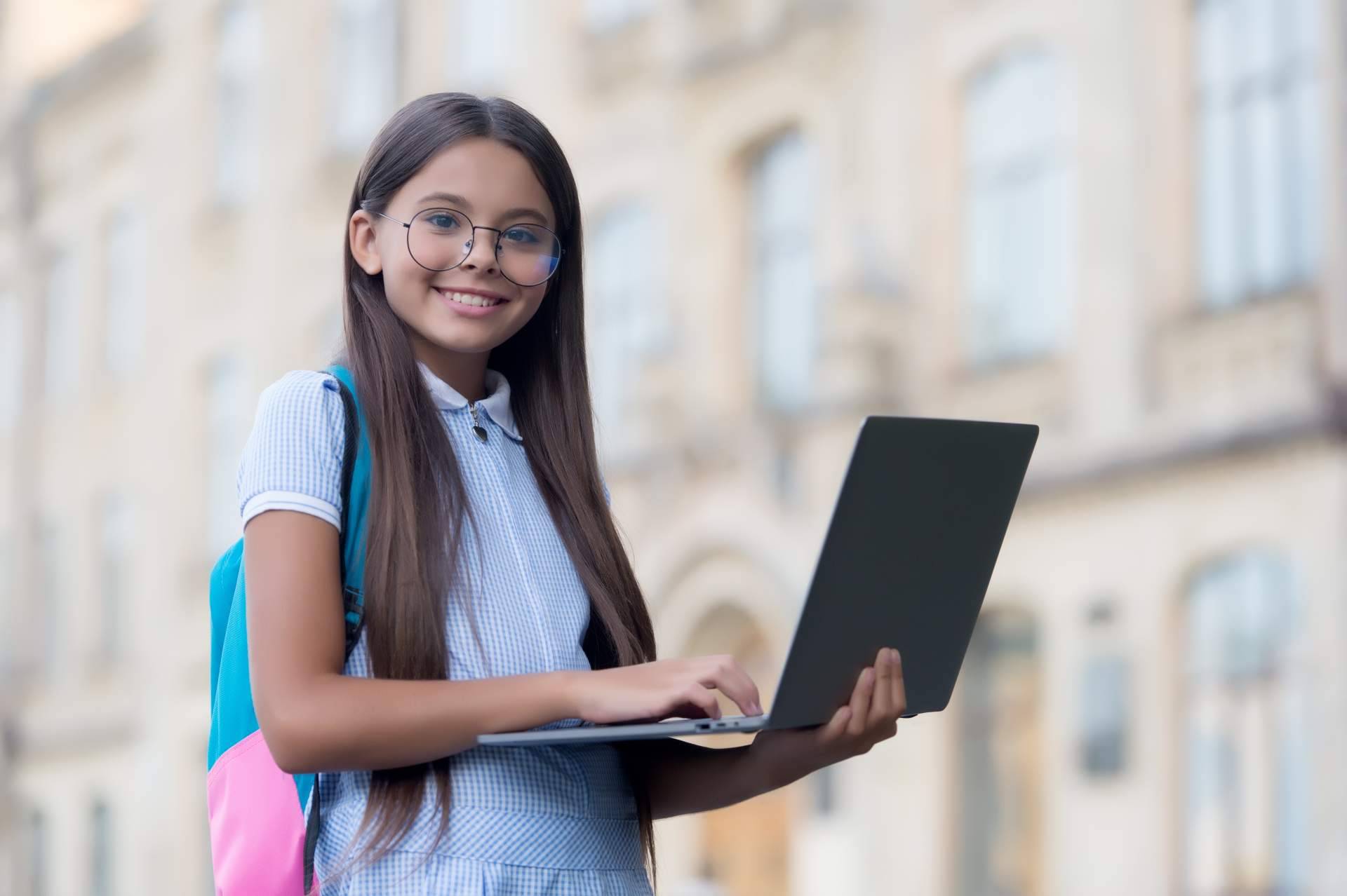 Enseñalia es una empresa de profesores particulares para el apoyo escolar online