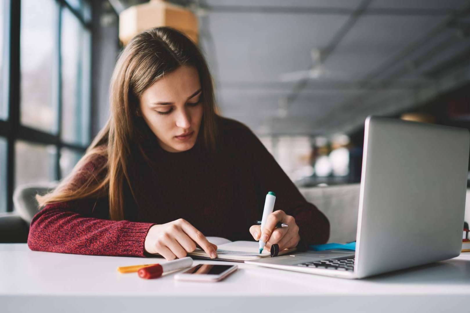 El seminario online para opositores donde enseñan métodos de estudio de alto rendimiento en directo