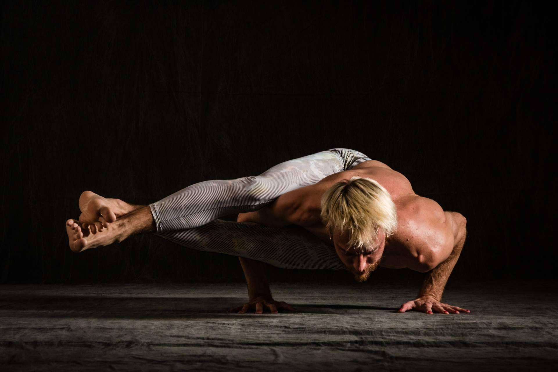 El vocabulario de yoga básico por numen yoga, de asana a namasté