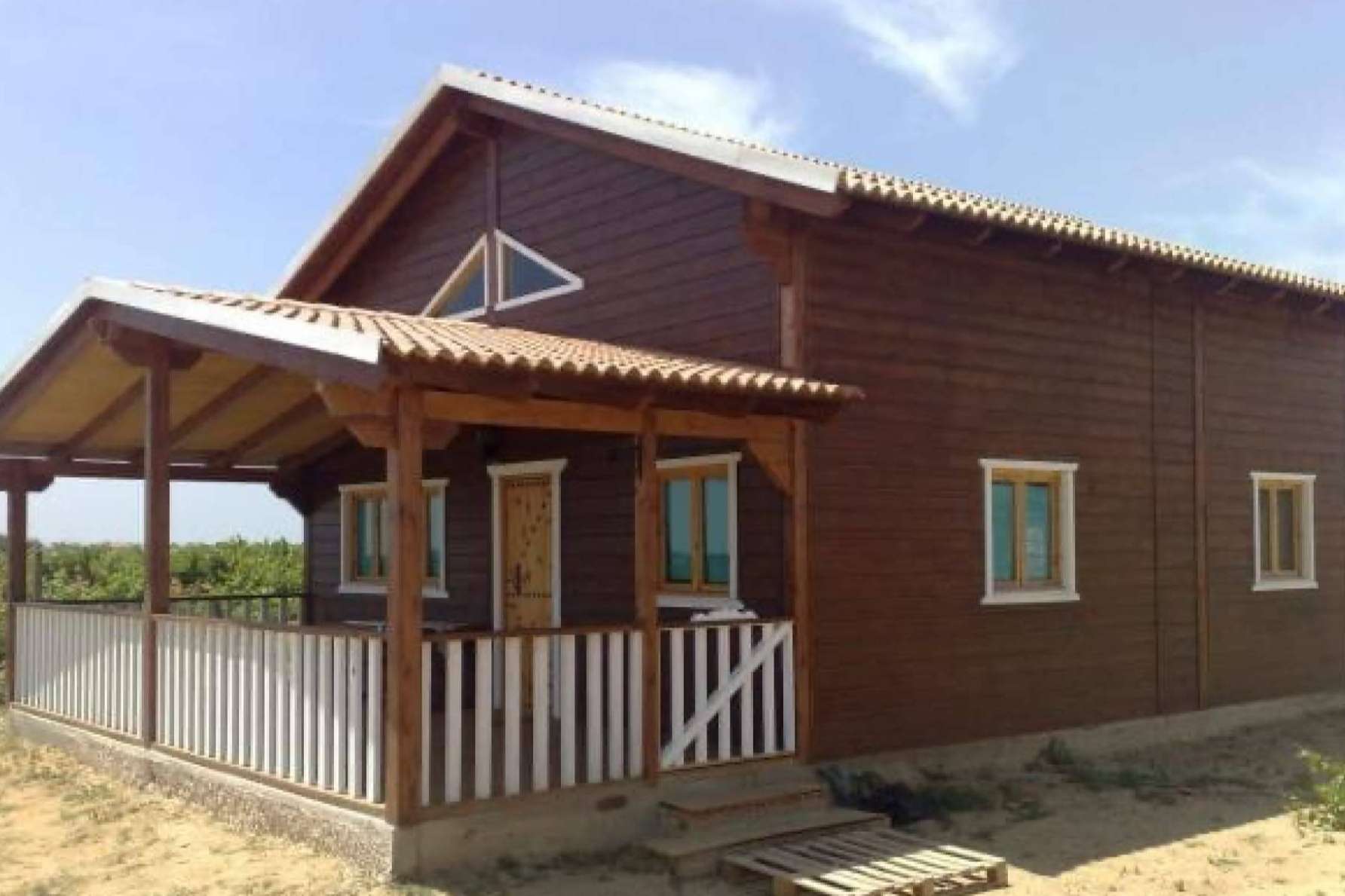 Construcción de una casa de madera siguiendo las necesidades del cliente, el objetivo principal del equipo Delmader