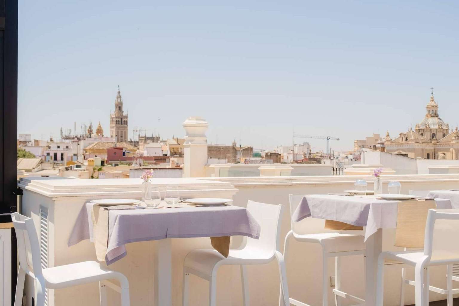 Descubrir la magia de Recoveco, la opción ideal de restaurante con terraza en Sevilla