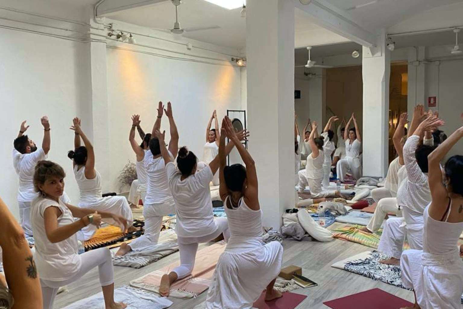 Los diferentes estilos de yoga para luchar contra el sedentarismo, por blanc yoga