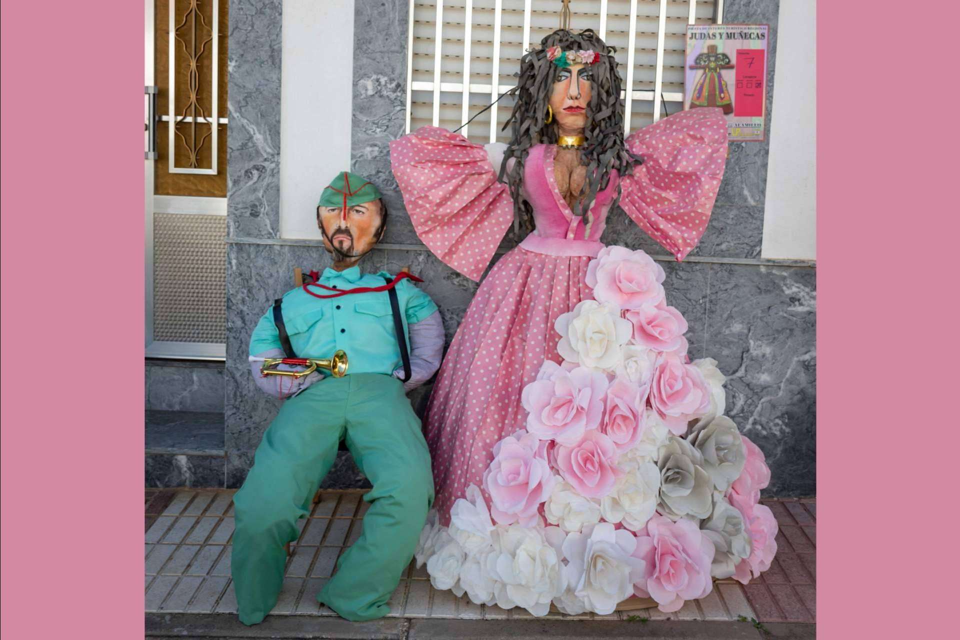 Una ceremonia que marca el fin del invierno, Judas y Muñecas en Alamillo