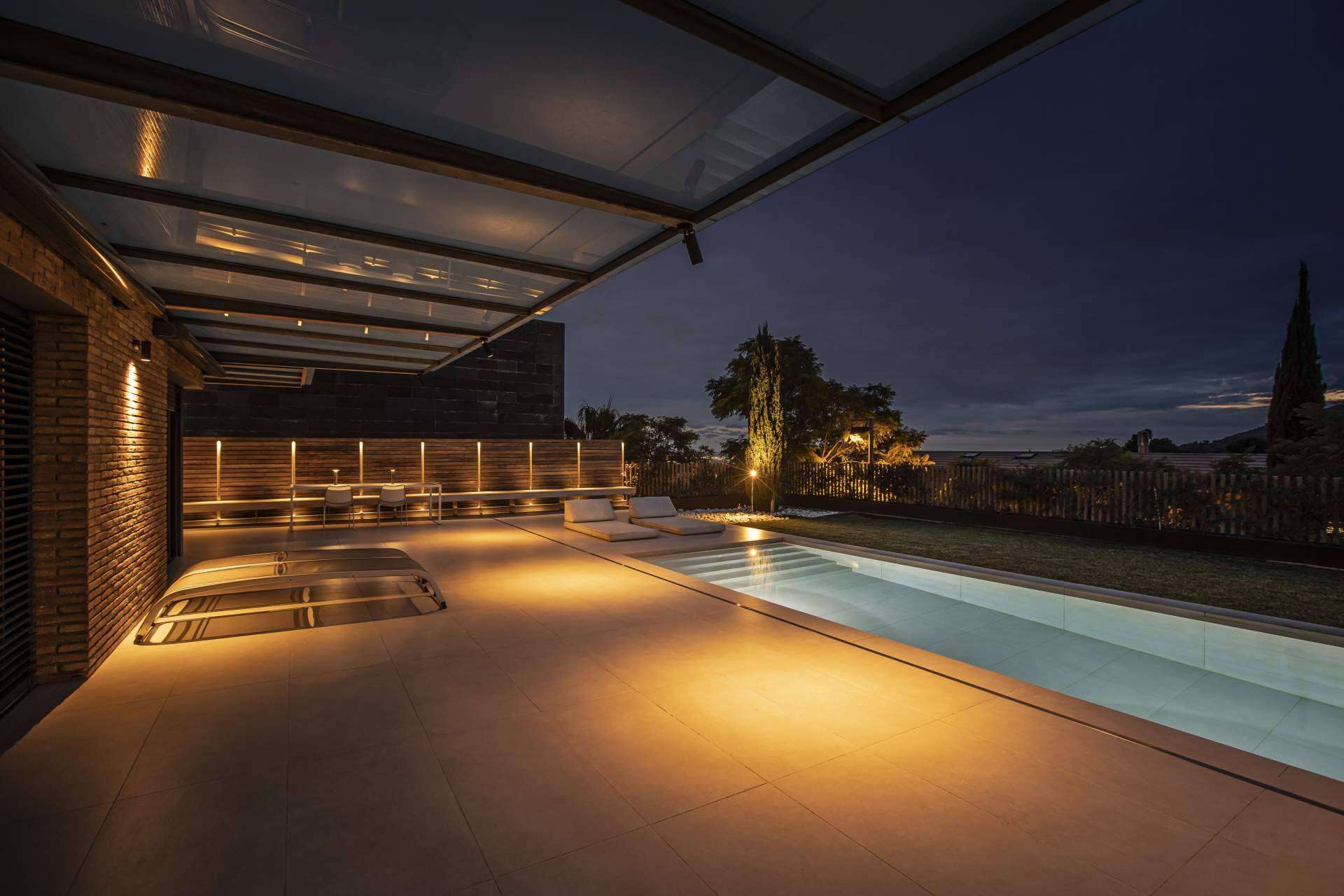 Estética, modernidad y elegancia para diseñar luminarias a medida con Insolit