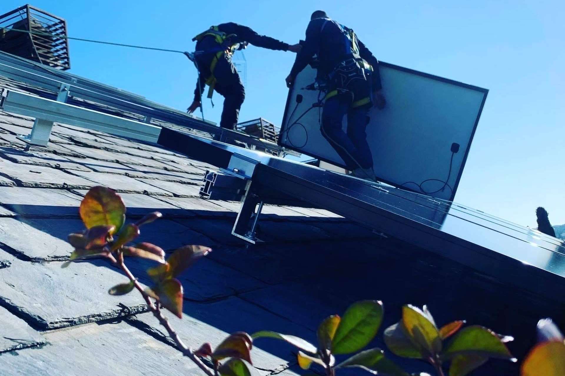 Ahorrar en la factura de la luz con la instalación de paneles solares