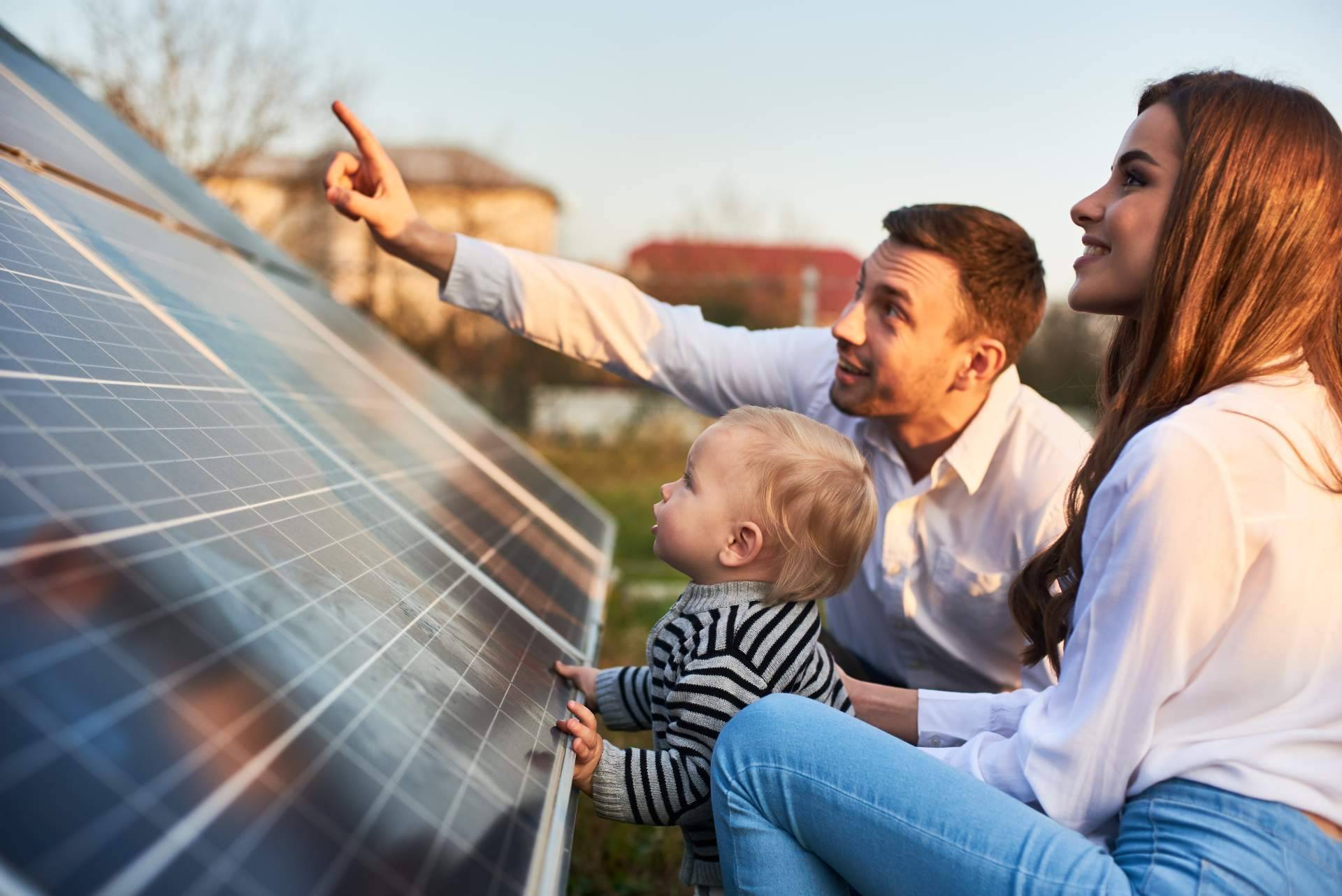 Instalar placas solares en espacios pequeños como balcones, ¿es posible?, por Solomnia