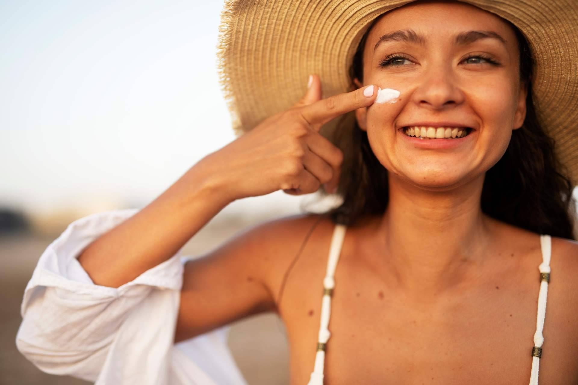 FarmaSky dispone de ofertas de hasta -50% de descuento en cremas solares