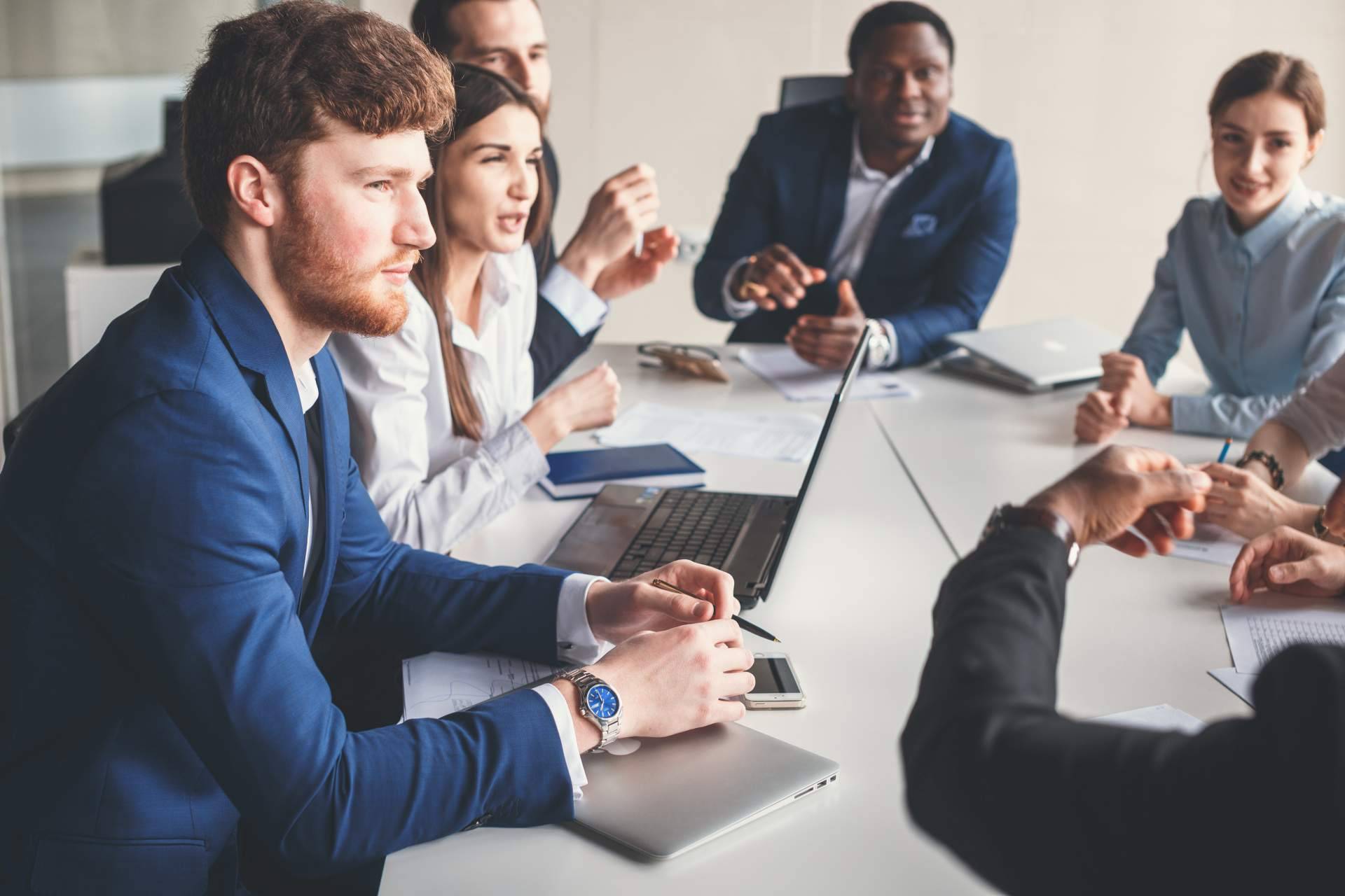 Coaching ejecutivo con Tomic Consultores para desarrollar a altos ejecutivos para que cumplan los objetivos