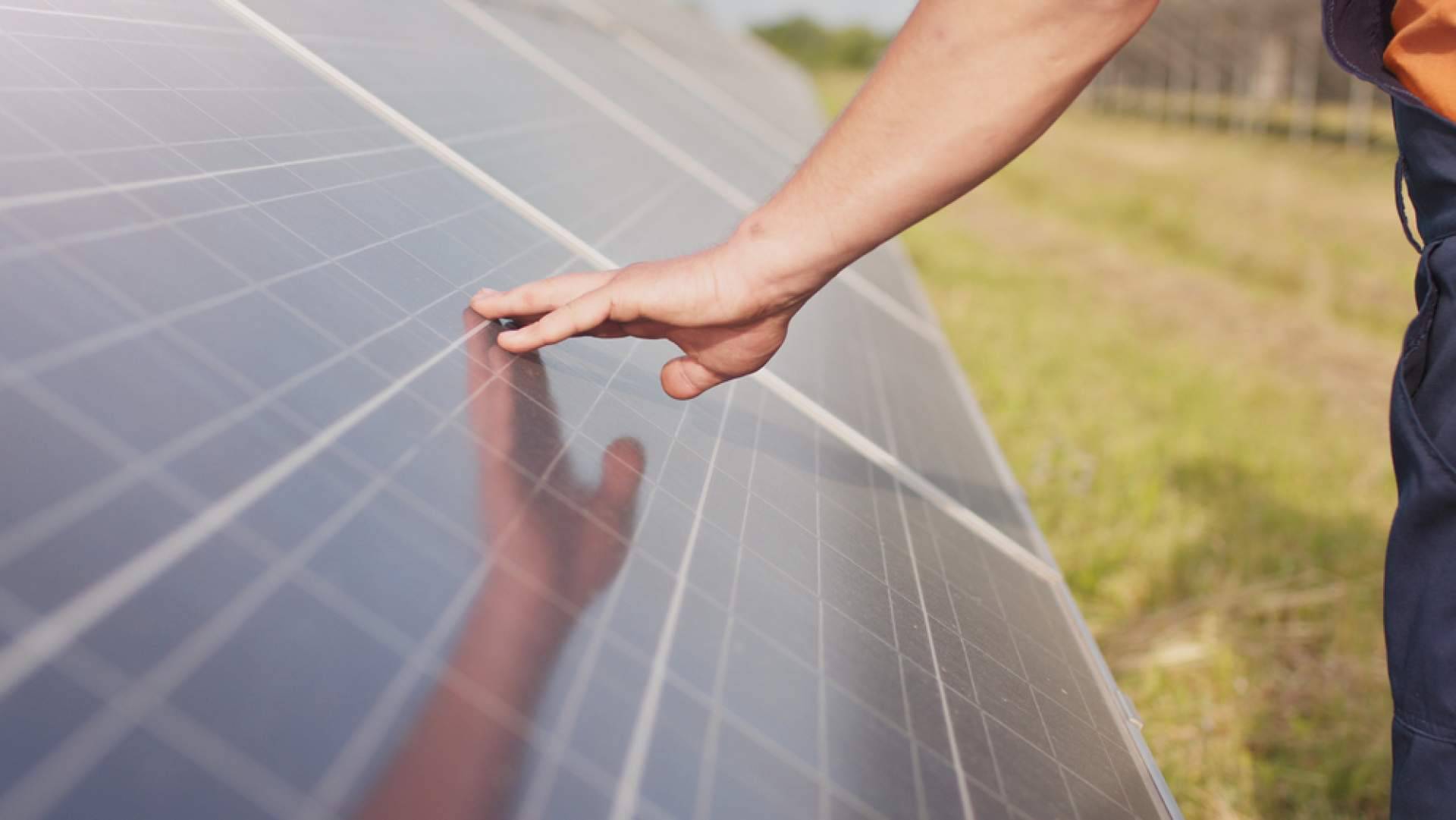 La asesoría de Rebacas sobre los kits de placas solares