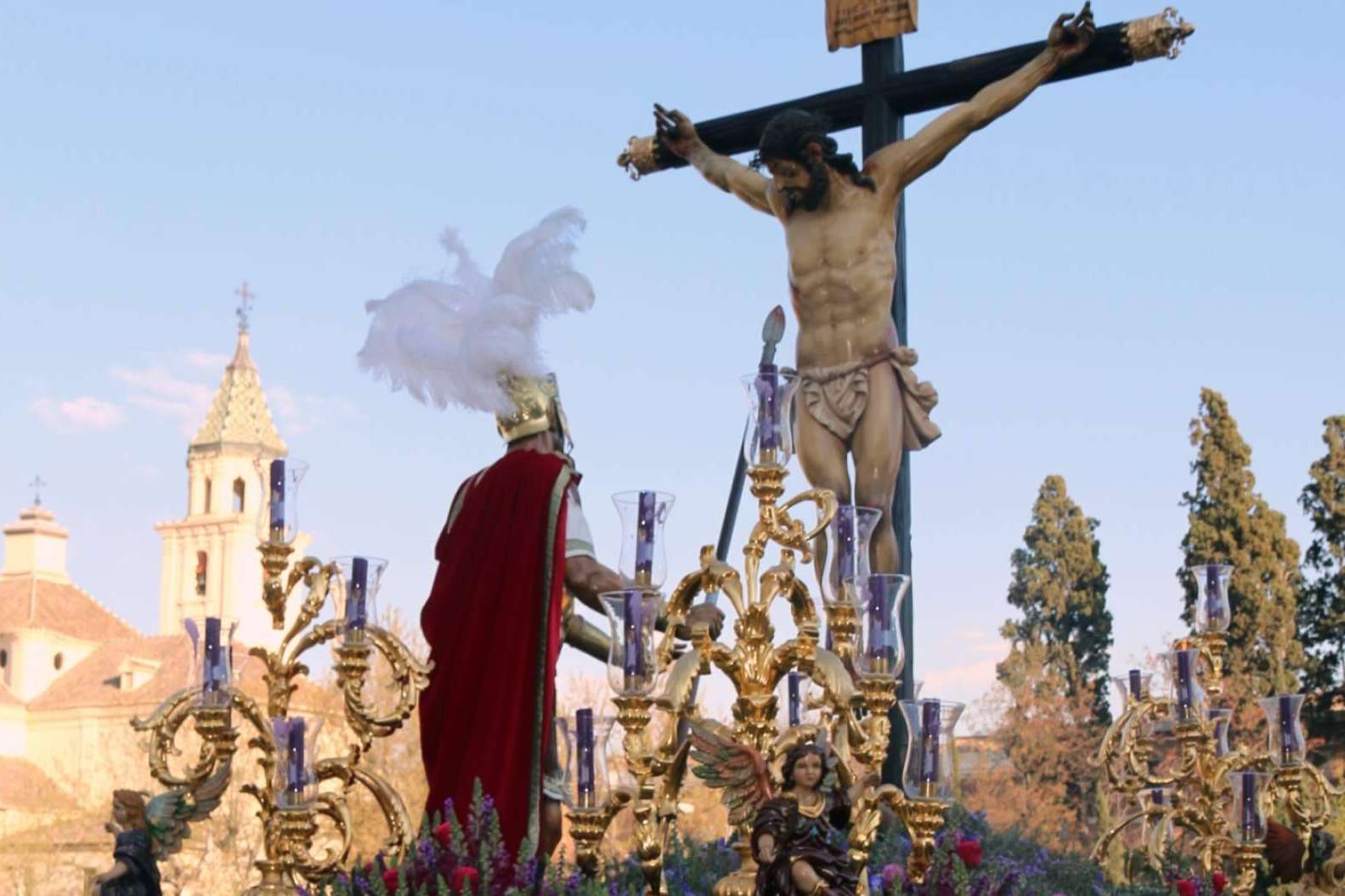 La red social para los cofrades, Carrera Oficial, para explorar la Semana Santa de España