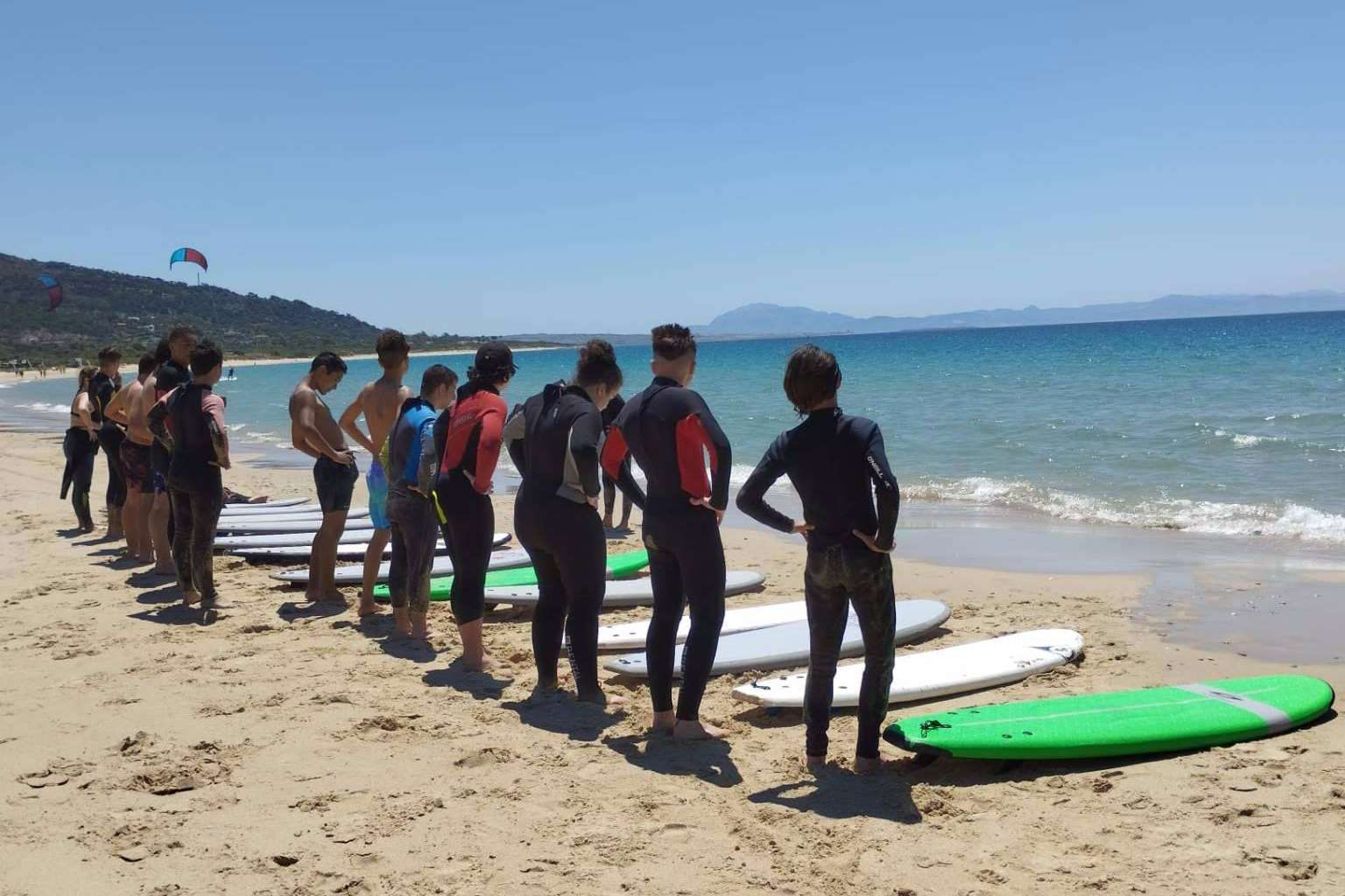 Campamentos de verano para adolescentes en la playa de Tarifa de la mano de Tarifa Kitesurf Camp