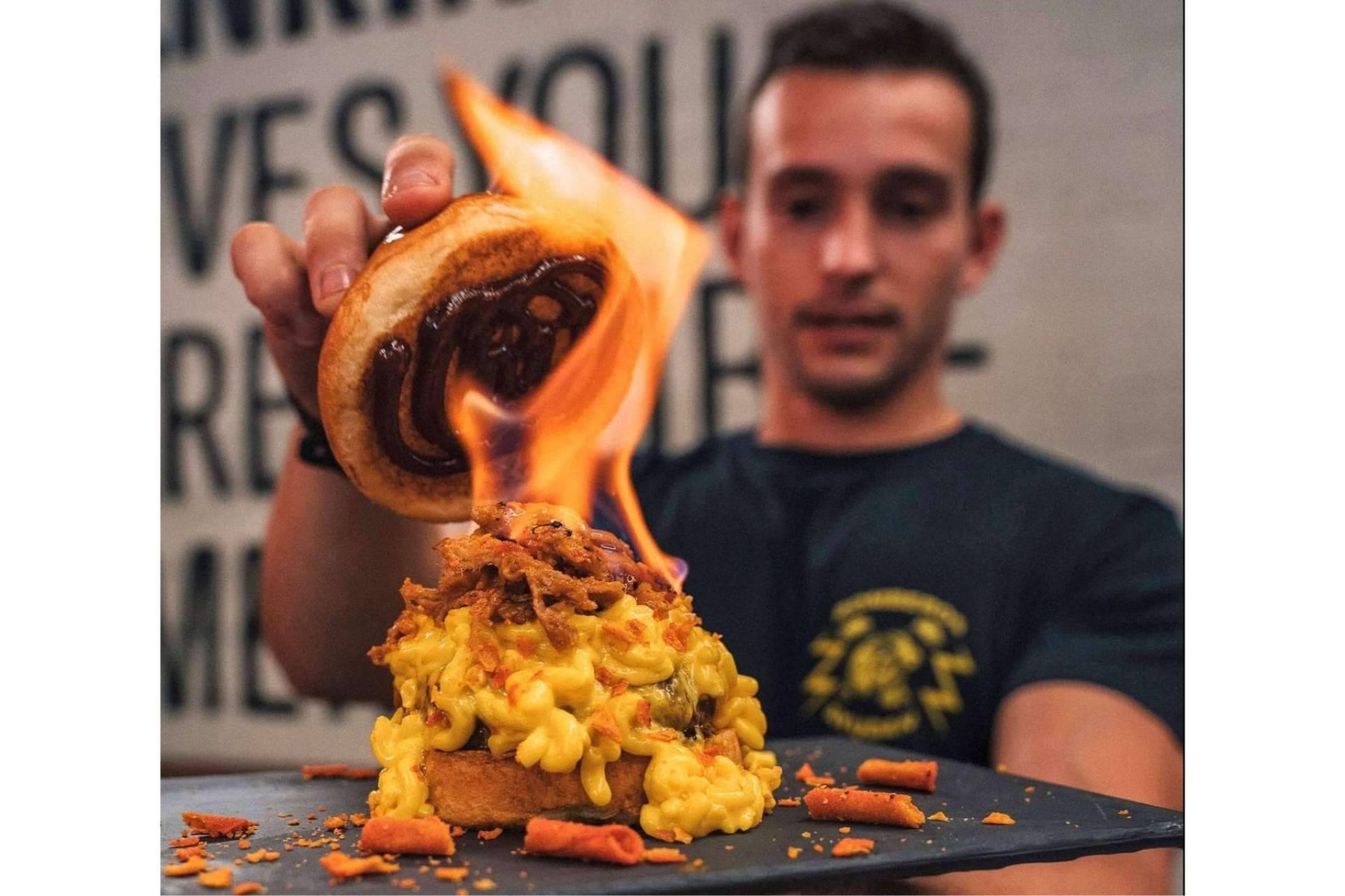 Dani, de @purogocheo prepara de nuevo la Madrid Burger Showdown