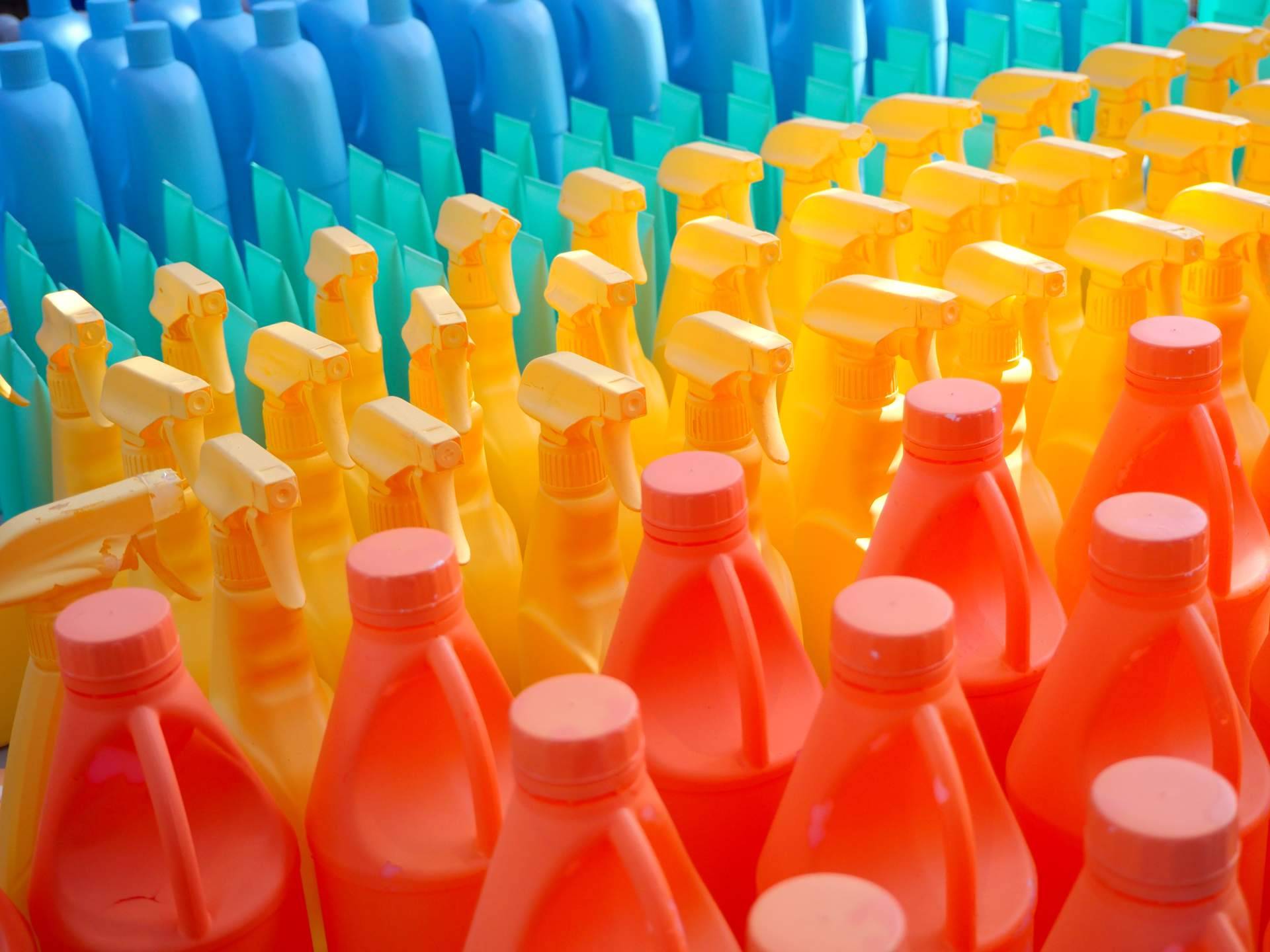 Opciones de colorantes solubles para plásticos Waxoline®