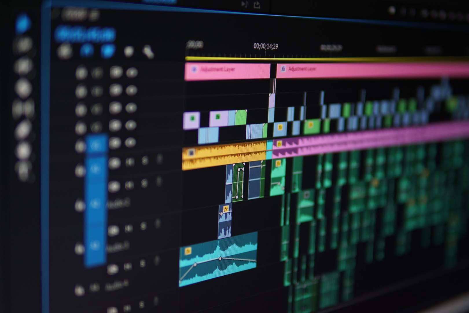 Contar con expertos editores de vídeo para YouTube es una de las claves para triunfar en esta plataforma