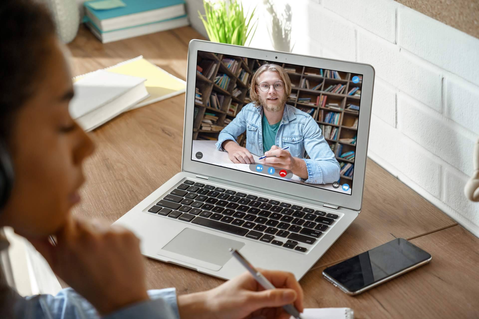 Convertirse en profesor de español online con ayuda de Sergio Delgado