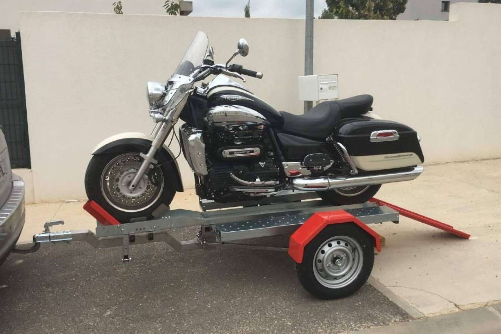 Busco Remolque ofrece una guía del uso de remolques para motos España