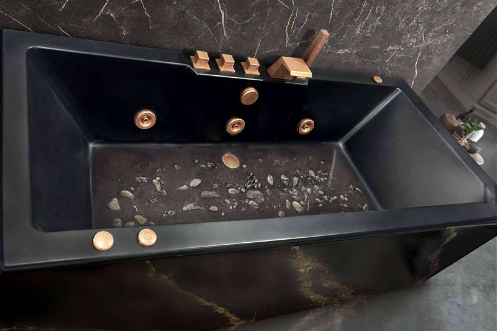 Convertir el baño en un oasis de relajación gracias las bañeras personalizadas de Hidromasajes Eca