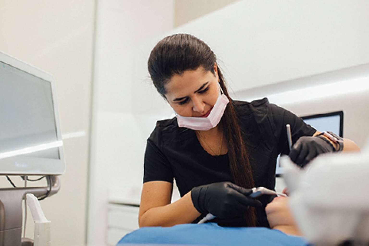 Todo lo que hay que saber acerca de la ortodoncia invisible en Barcelona, con Clínica Dental Claris