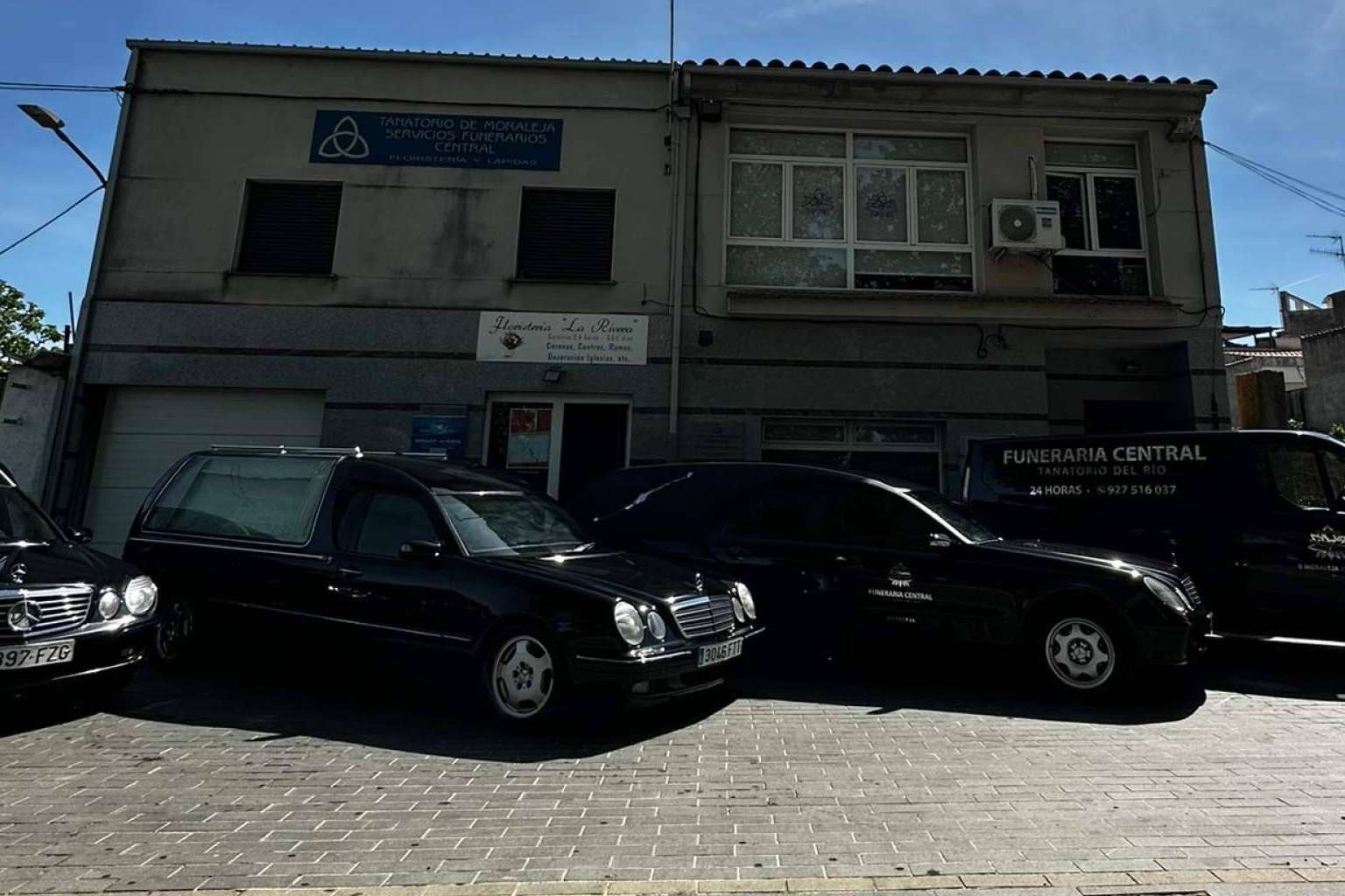Servicio funerario completo con recogidas en todo el territorio español, con el tanatorio Moraleja