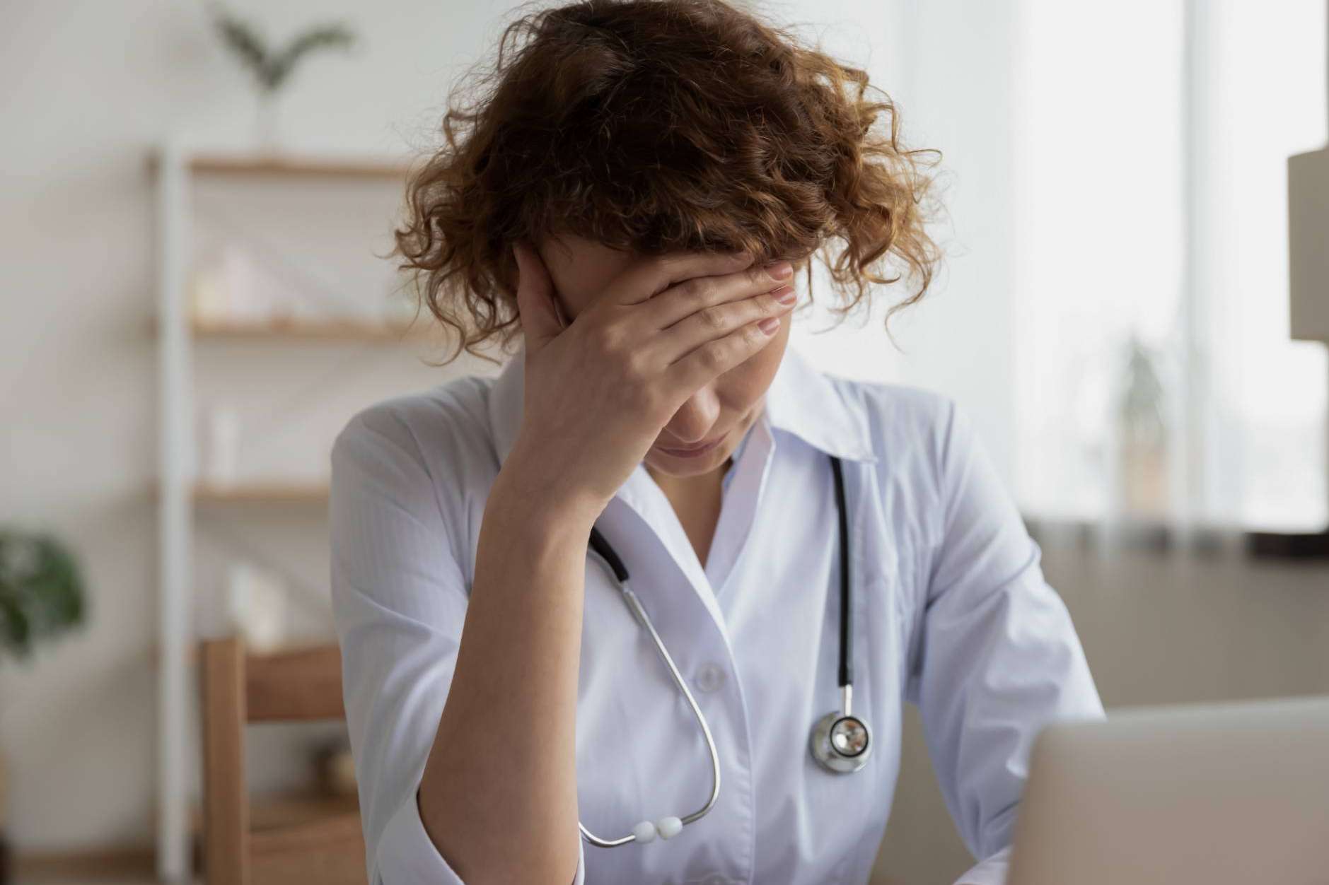 FeliciDoc, las implicaciones en la vida laboral y personal de ser médico como la salud mental