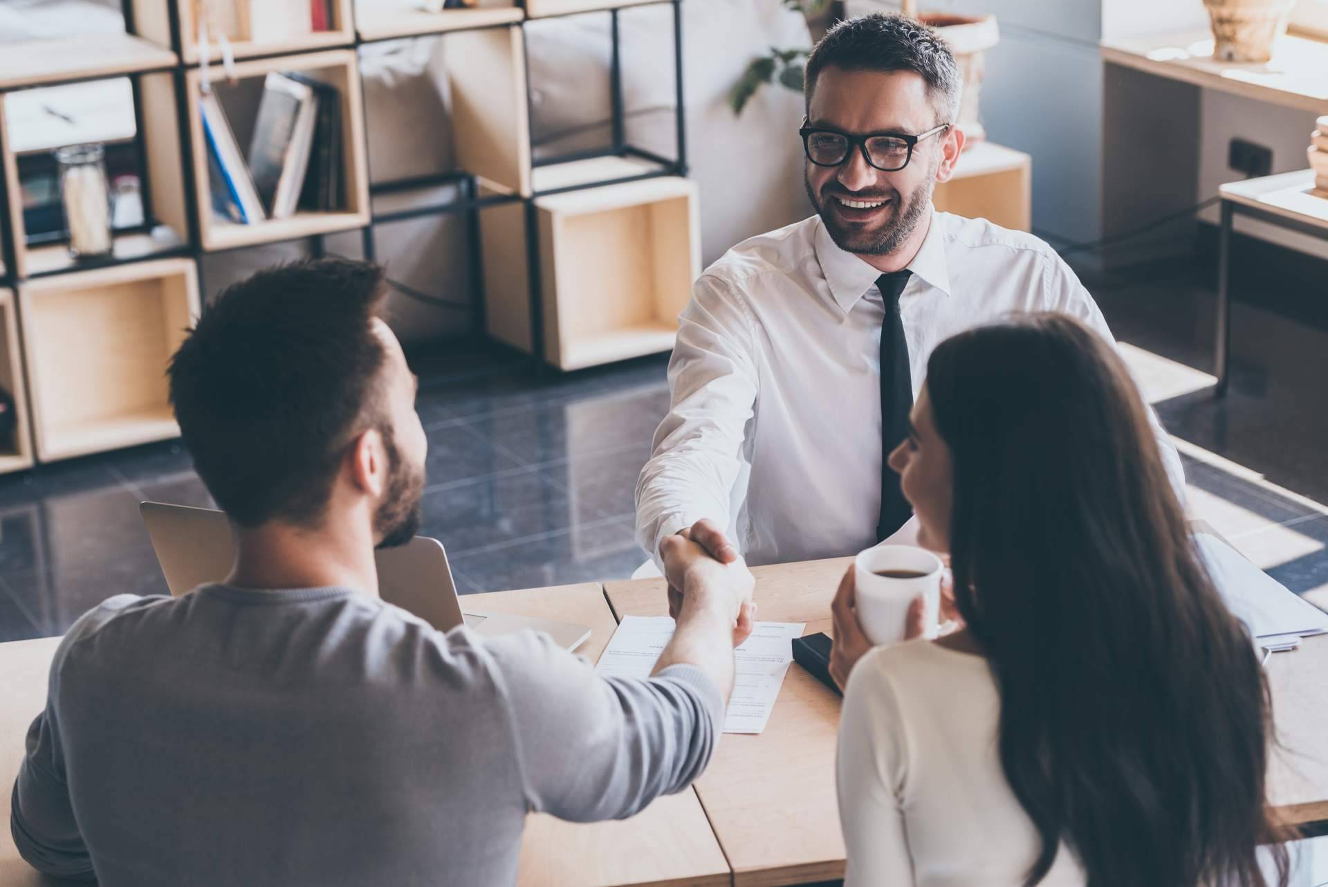 R&A Business Training ayuda a superar los competidores y destacar en el mercado