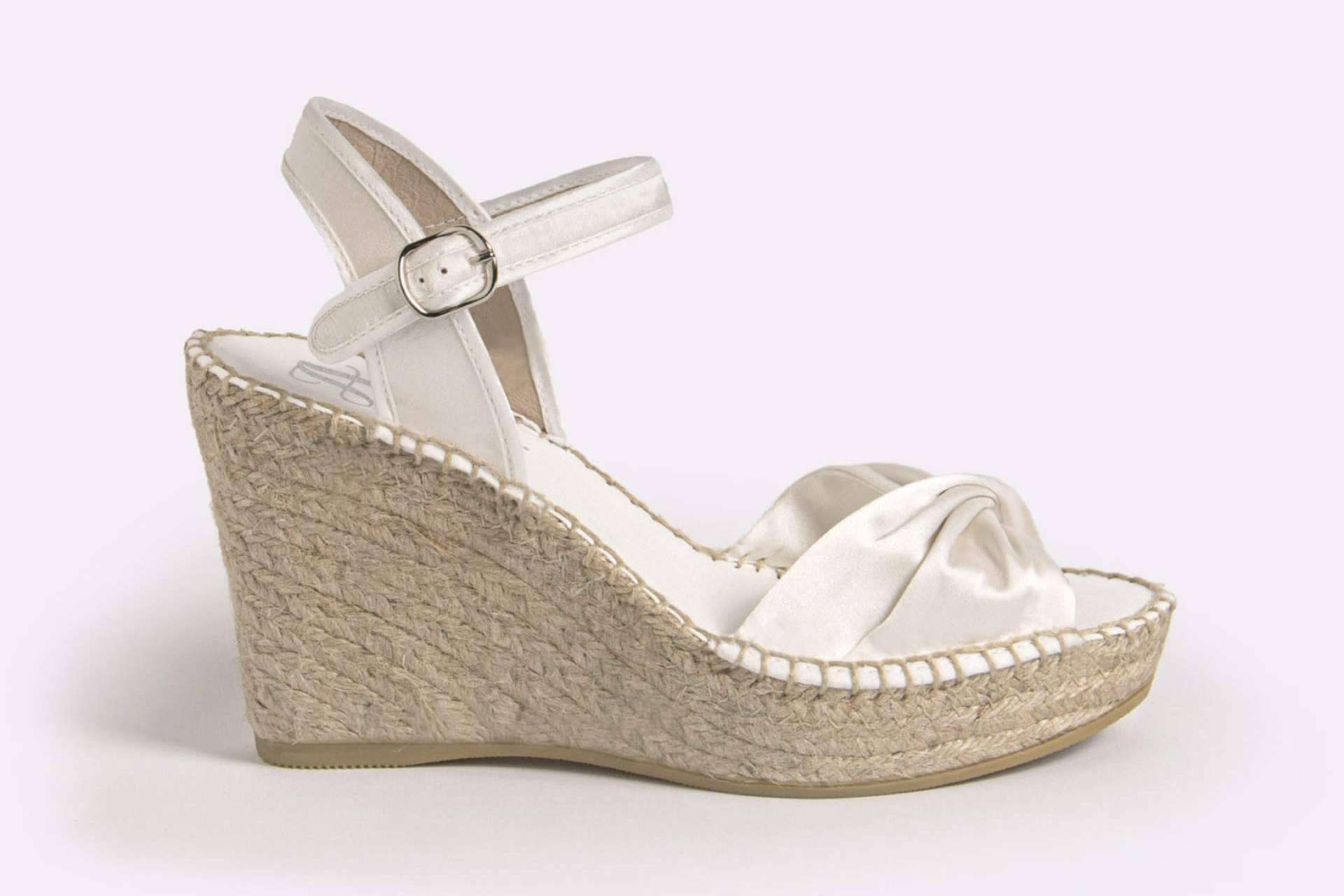 La marca Juncal Aguirre ofrece diferentes modelos de alpargatas para boda