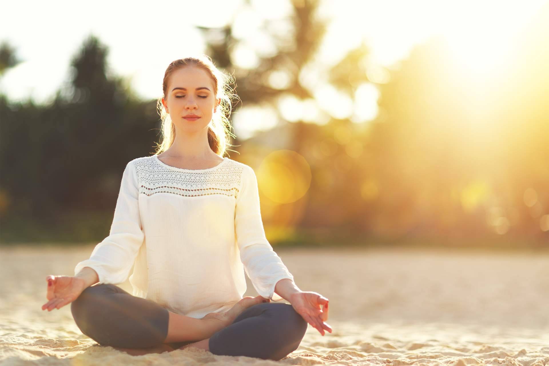 ¿Cuáles son los efectos negativos del estrés y los beneficios de la meditación?, por PODCASTMEDITACION.COM