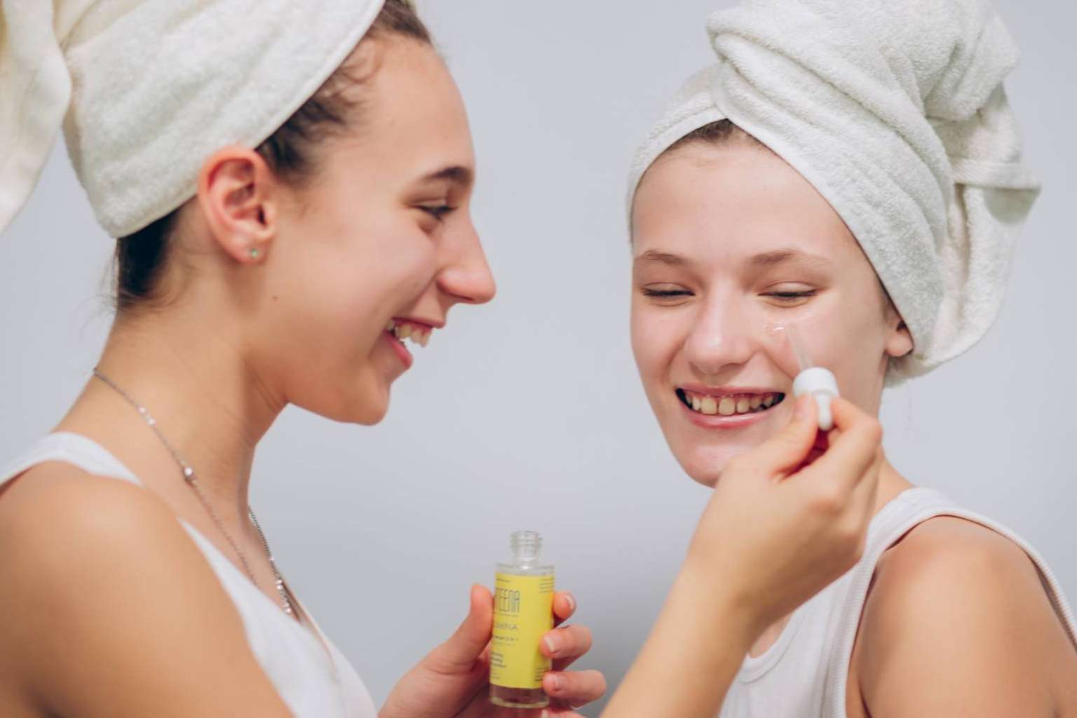El sérum que aporta brillo e hidratación de Nateena, Illumina day serum