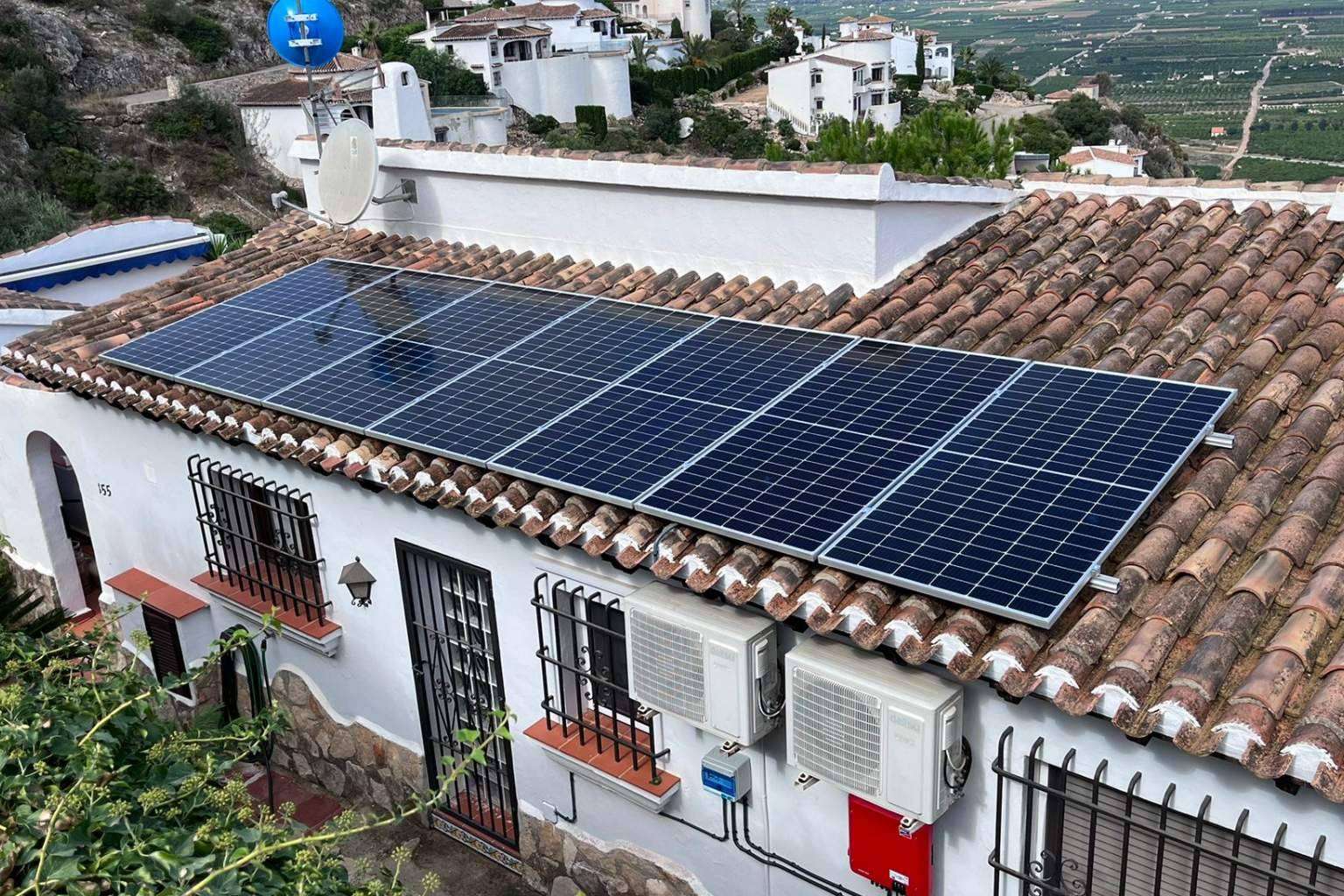 Ingeniería Aplicada ofrece subvenciones en Murcia y Alicante para la instalación de placas solares, aerotermia y puntos de recarga