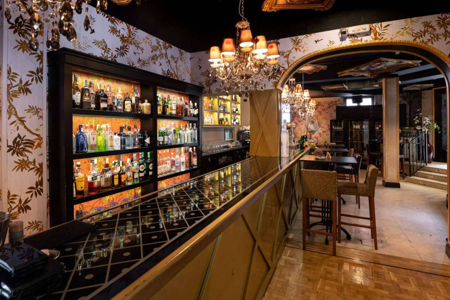 ¿Dónde encontrar el espacio gastronómico de encuentro en la capital española? Restaurante Küche