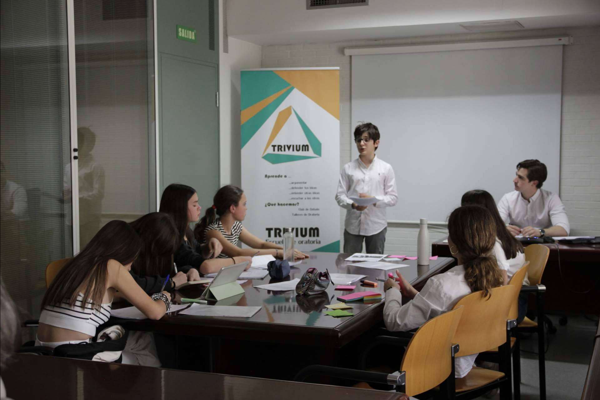 Cuáles son las ventajas para los adolescentes de participar en un curso de debate y oratoria