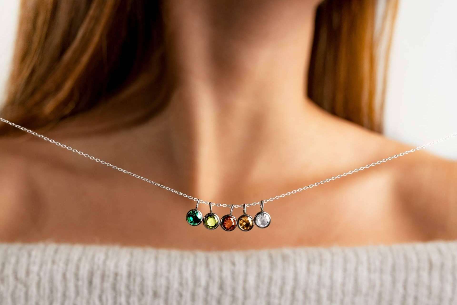 El catálogo de tobilleras y colgantes de colores para el verano de LePetiteMarie