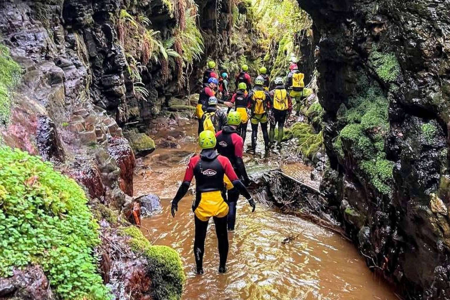 Hacer barranquismo en Galicia es posible de la mano de Turac Aventura