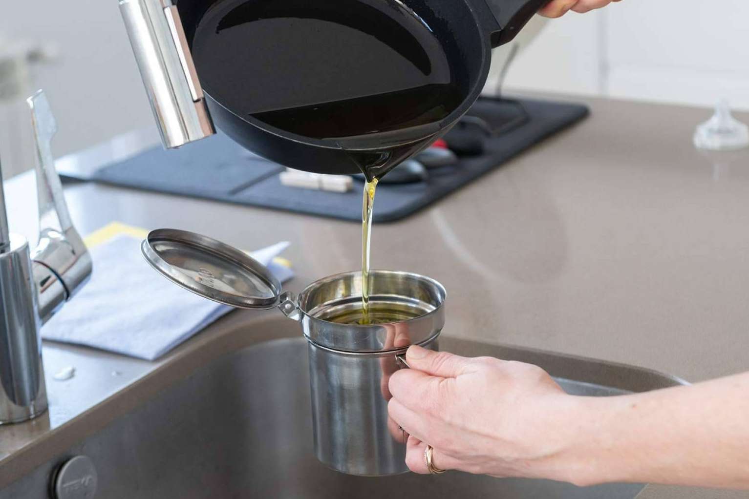 La relevancia de reciclar el aceite usado de cocina. Opciones disponibles de reciclaje y reutilización