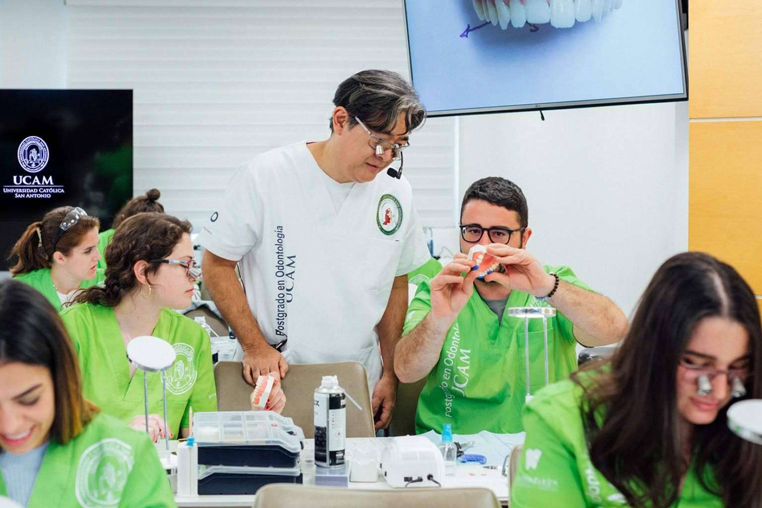Estudiar rehabilitación oral con PgO UCAM