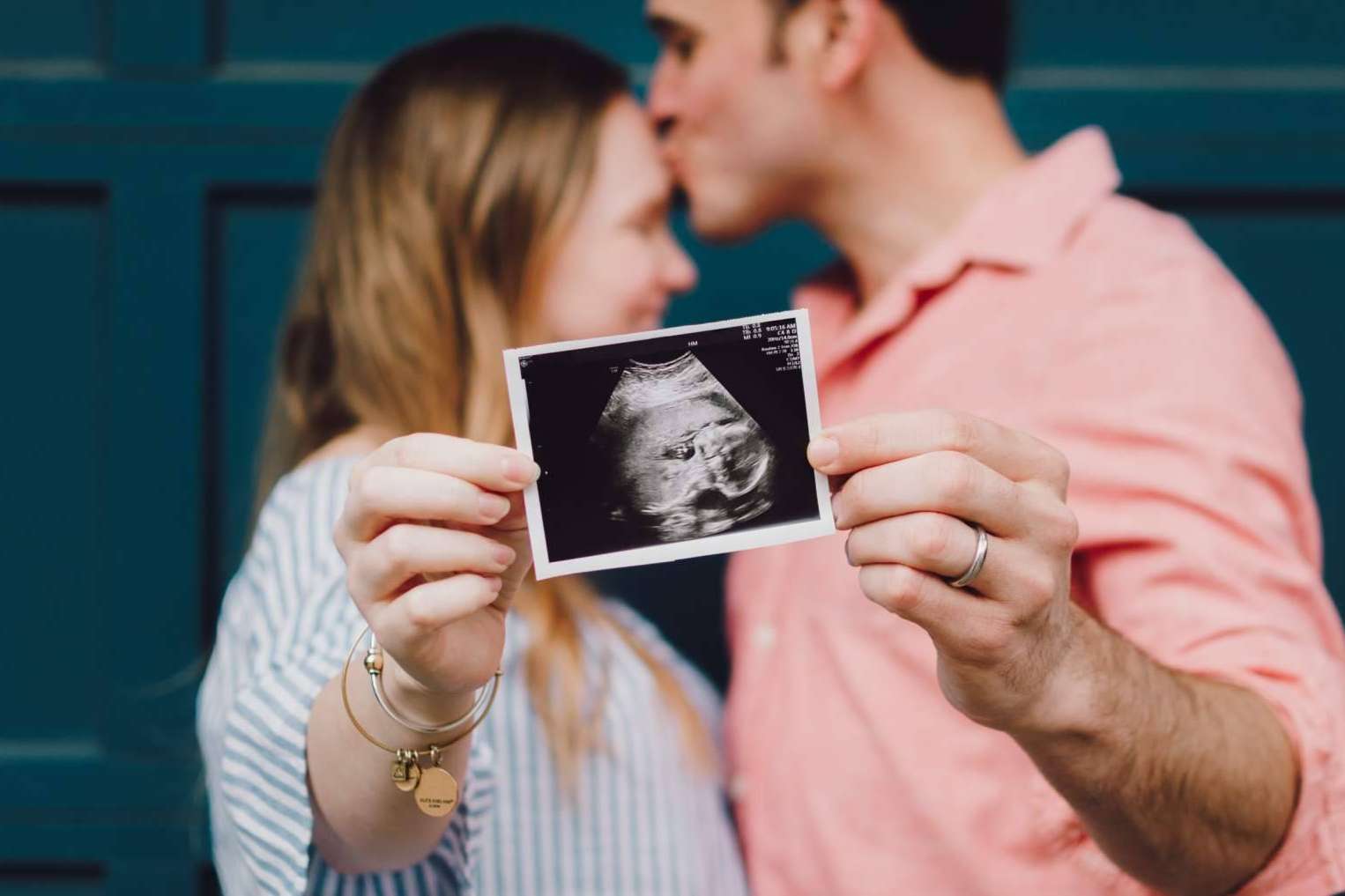 La acupuntura para la fertilidad y la moxibustión son algunas de las terapias para quedarse embarazada