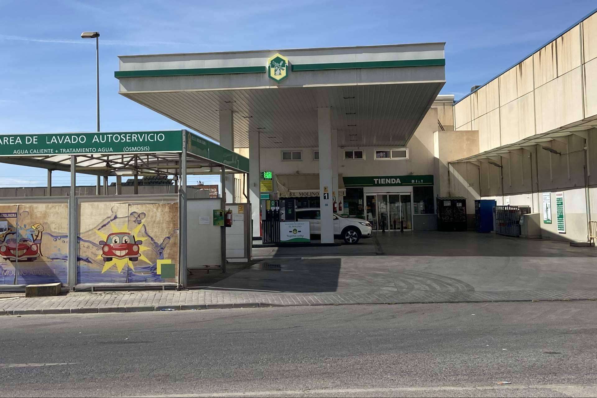 E.S. El Molino, una de las principales gasolineras low cost en Granada